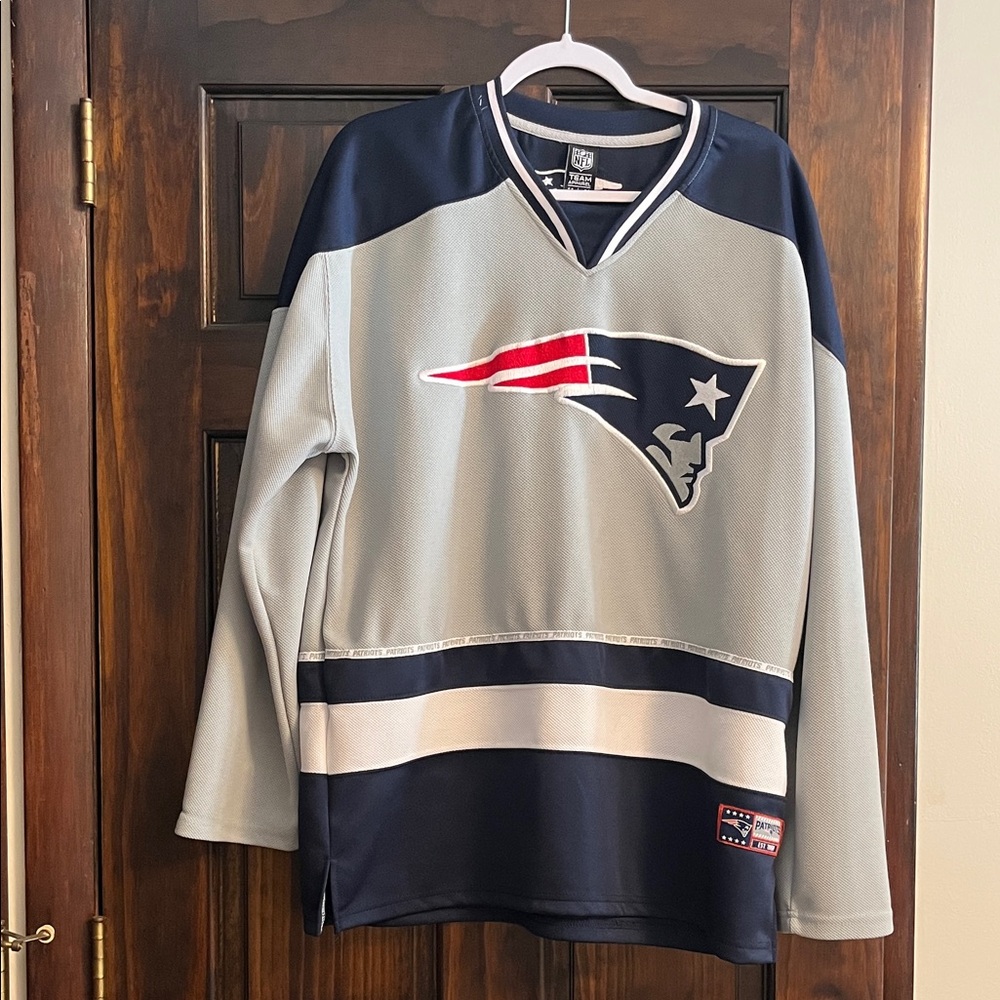 Mens Size Large Patriots Football Hockey style Jersey